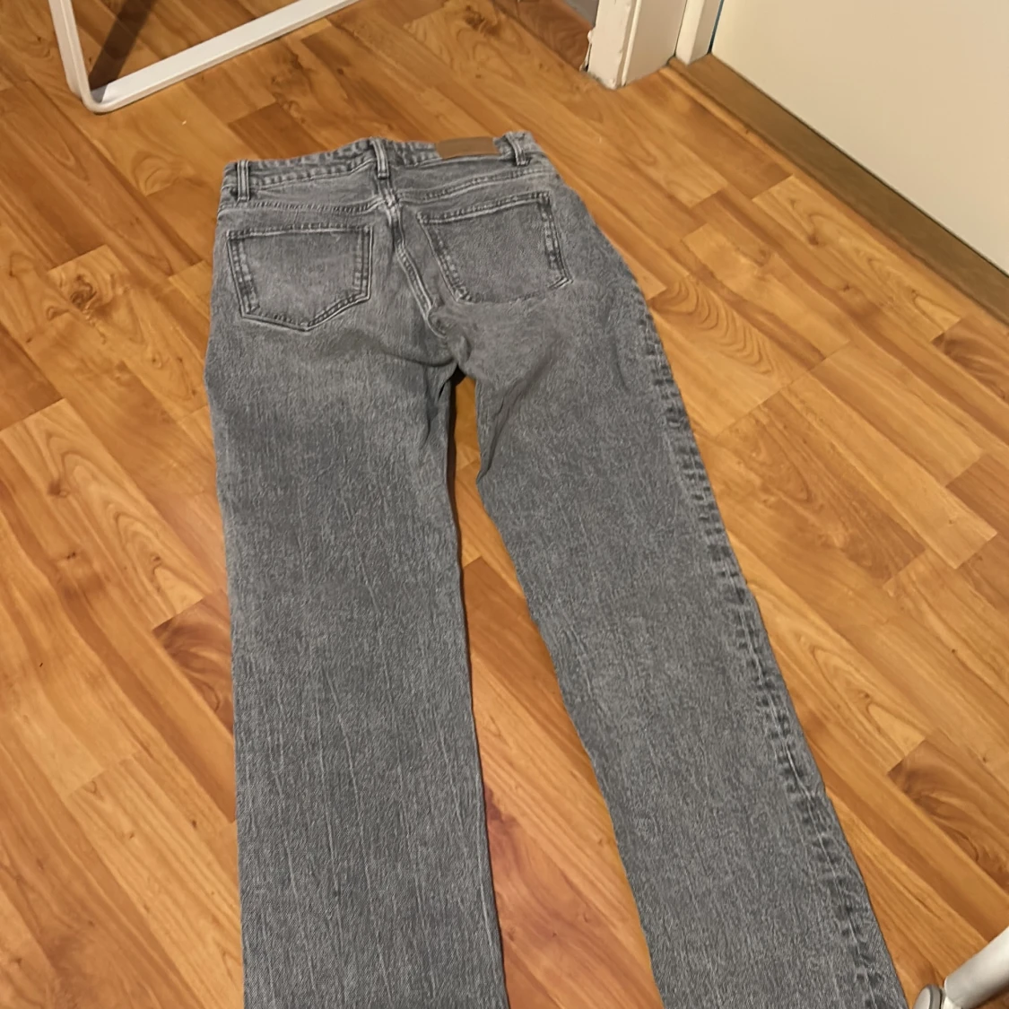 Grå raka jeans från Zara, strl 34 - 1