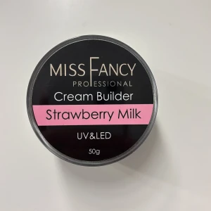 Miss Fancy Cream Builder Strawberry Milk - Säljer denna ursnygga gelén, i hög viskositet (oöppnad). Hör av dig om det är något du funderar över!! Säljer för nypris!