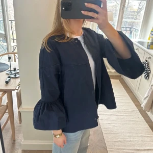 Jacka - Så fin tunn sommarjacka med trekvartsärmar!!🩷