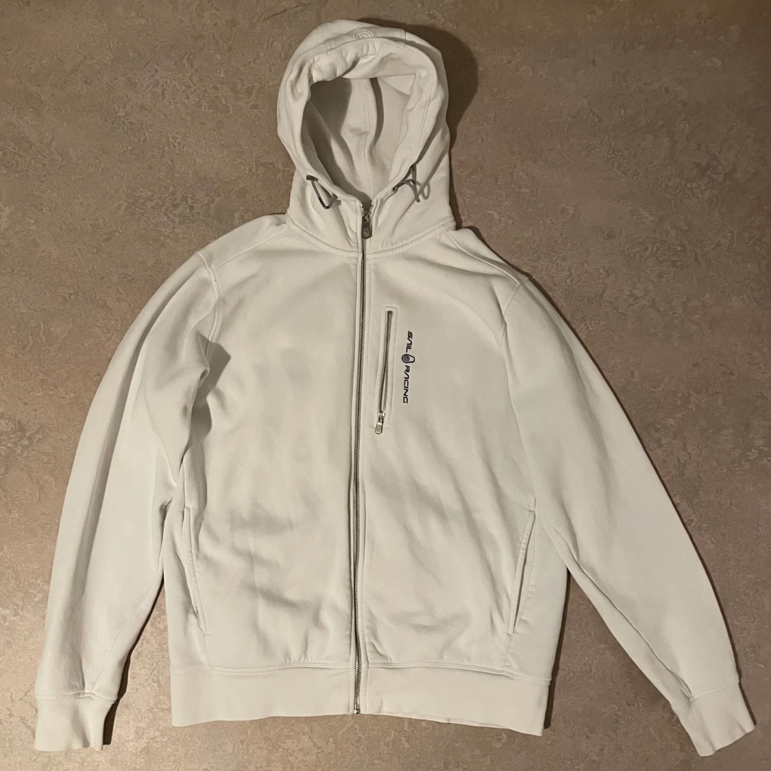 Vit hoodie Sail Racing med dragkedja