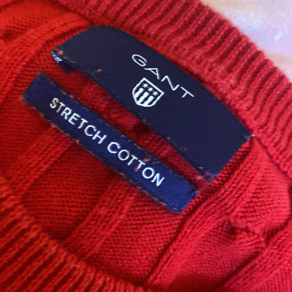 Röd kabelstickad tröja från Gant - 2