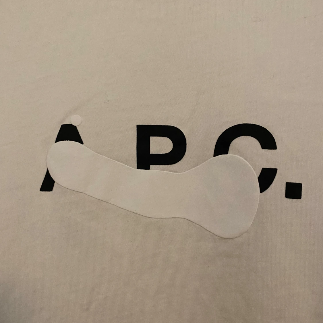 Vit t-shirt från A.P.C. med tryck - 2