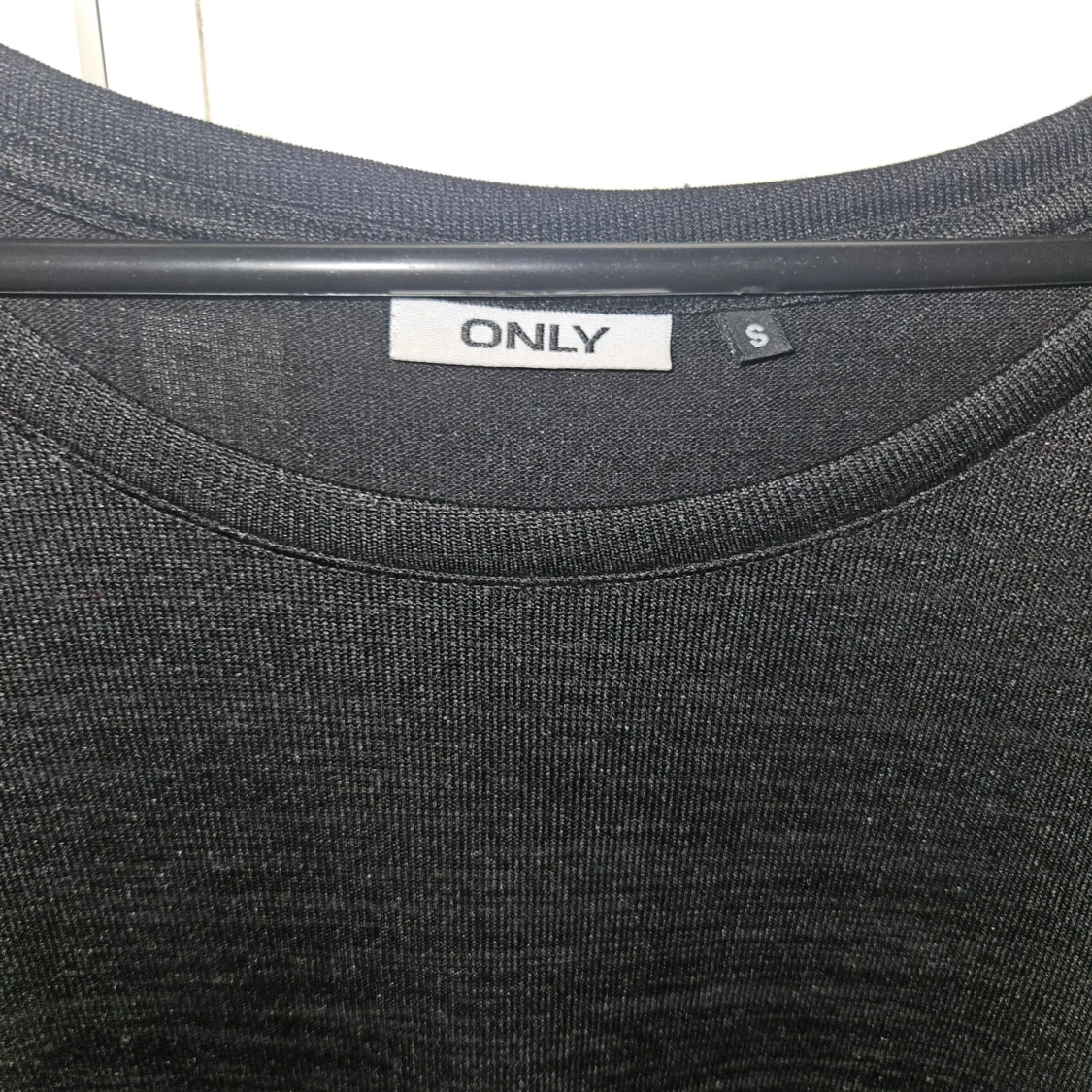 Svart t-shirtklänning från ONLY - 1