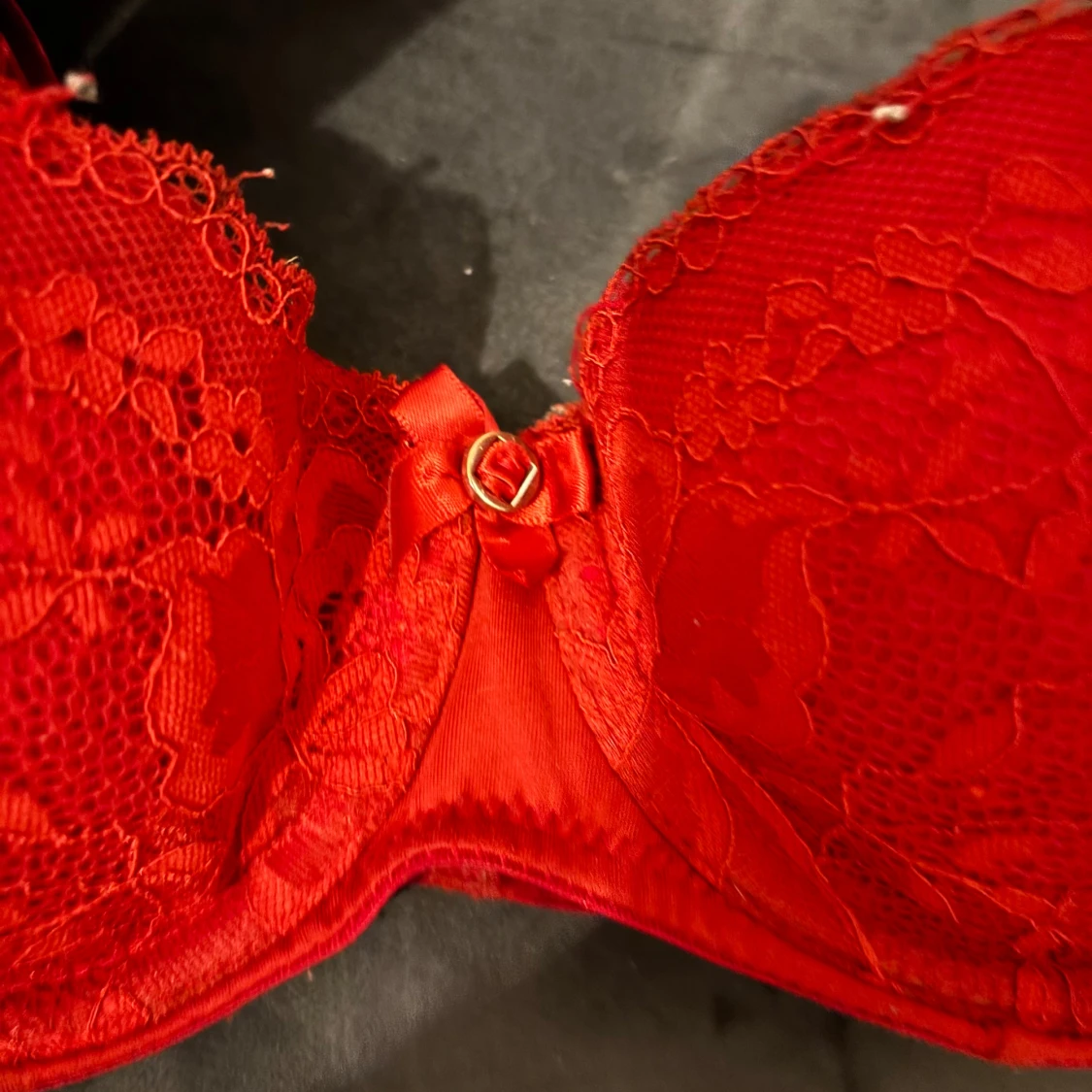 Röd spets-bh med rosett - 2