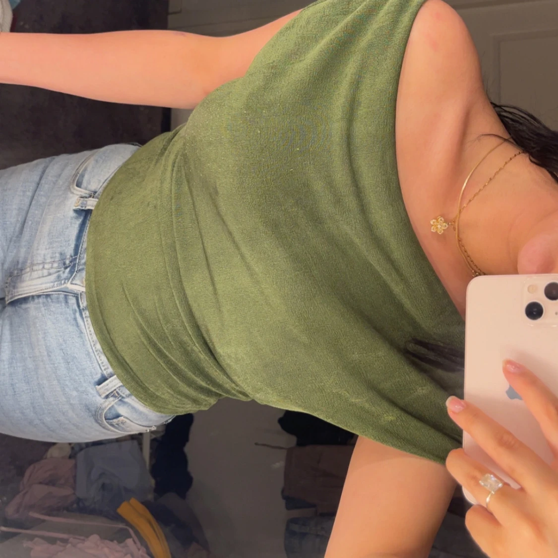 Olivgrön offshoulder topp