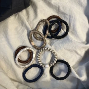 10st stickade hårsnoddar - Nyskick 