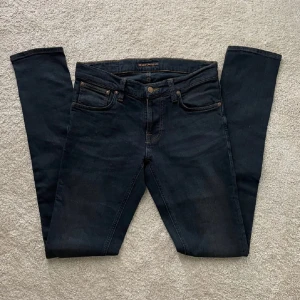 Nudie jeans - Nudie jeans tight terry galet fet mörkblå färg! Storlek W29 L34