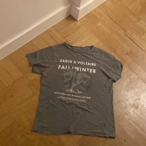 Zadig voltaire t-shirt🤍 - Jättefin Zadig t-shirt använd ett fåtal gånger💗💗