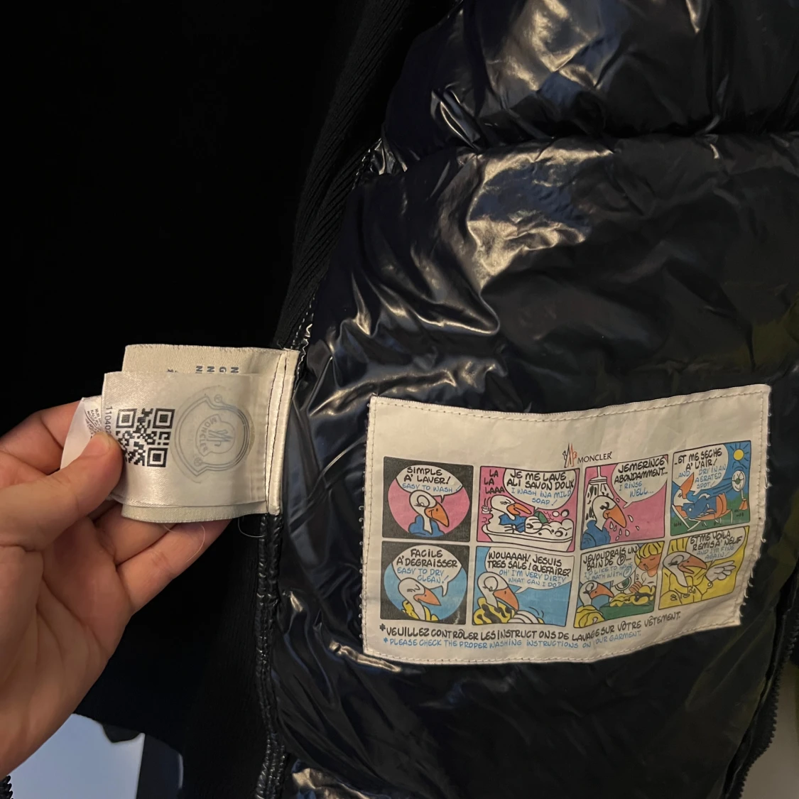 Svart pufferjacka från Moncler - 1