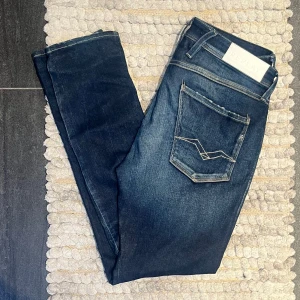 Replay Anbass Jeans - Riktigt snygga Replay Anbass Jeans || Storlek: W31 L32 || Riktigt fint skick || Snygga detaljer 