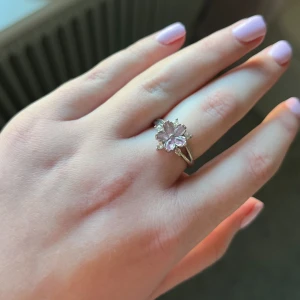 Rosa ring - Fin rosa ring, ej äkta silver