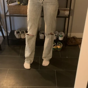 Långa jeans - Snygga långa jeans. Passar mig som är 176. Är dock för små därför säljer jag💓 
