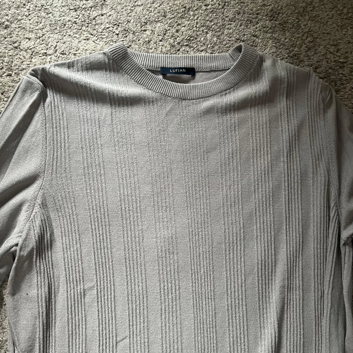 Ljusgrå stickad tröja från Lufian - 2