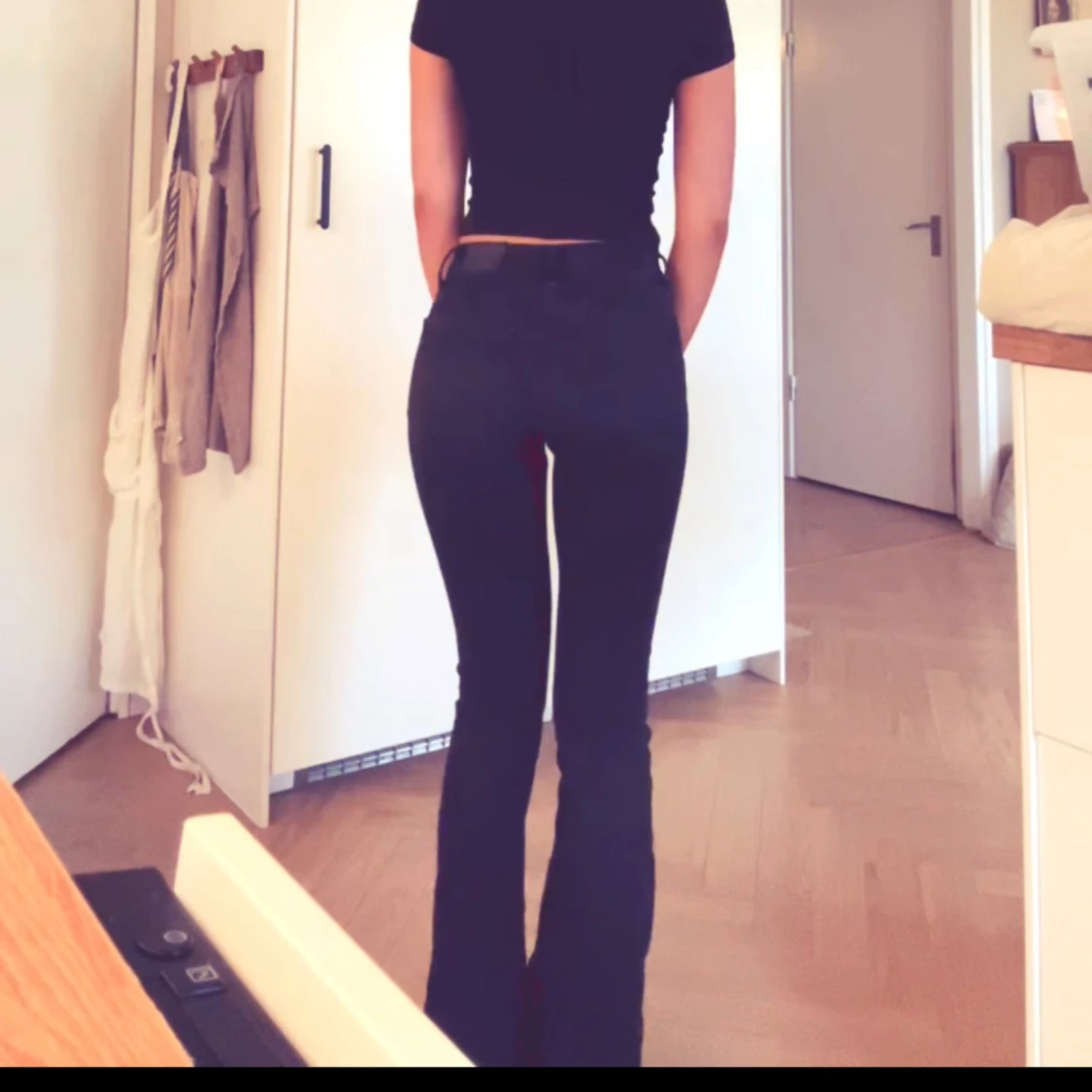 Svarta lågmidjade  bootcut jeans - 1