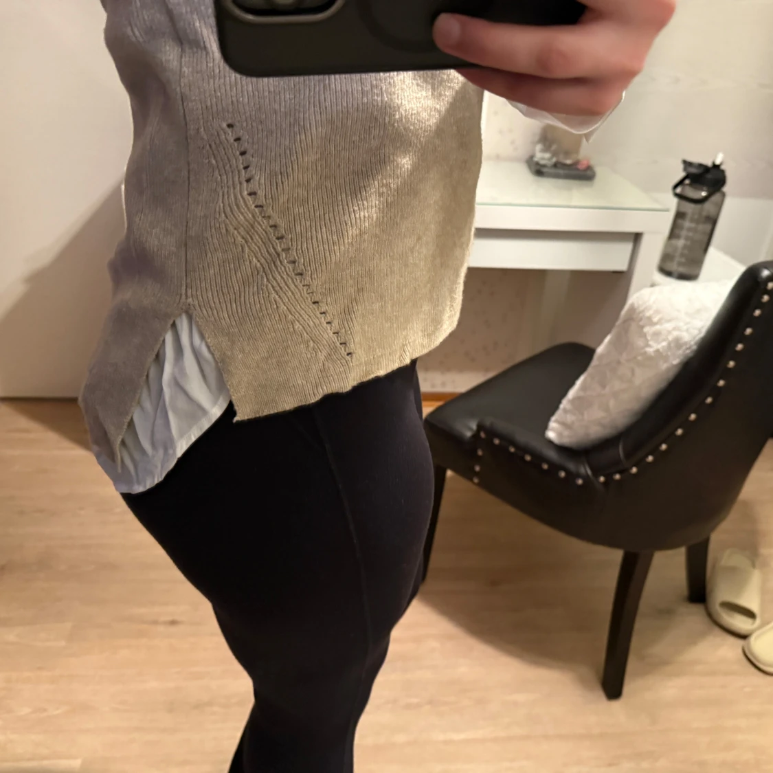 Beige stickad väst från Vila - 3