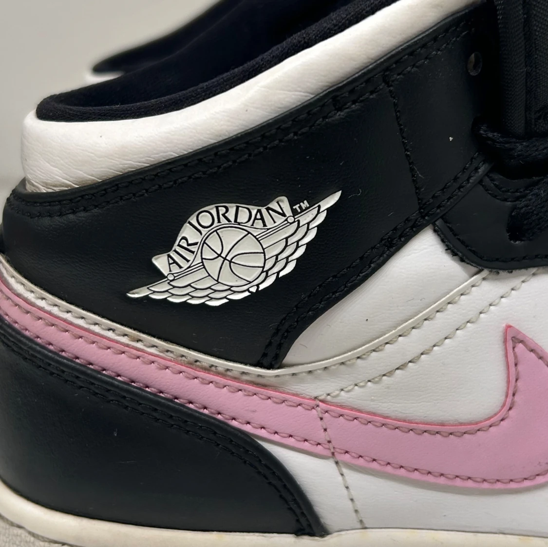 Air Jordan med rosa detaljer - 2