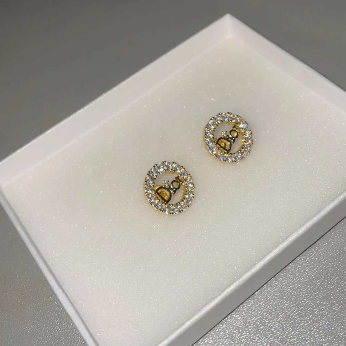 Guldörhängen med glitter