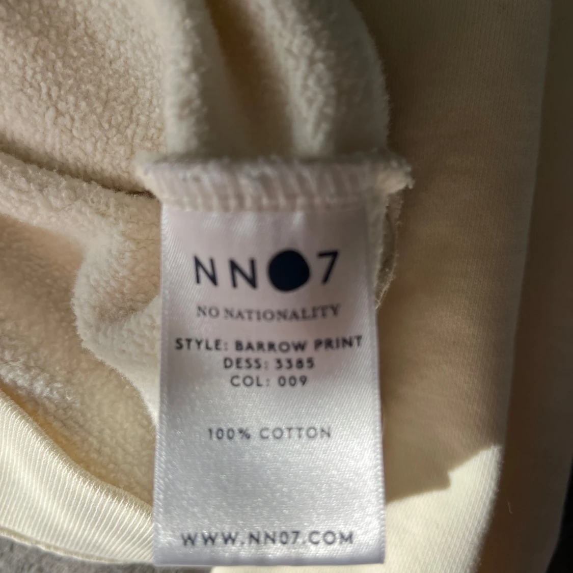 Vit hoodie från NN07 - 2