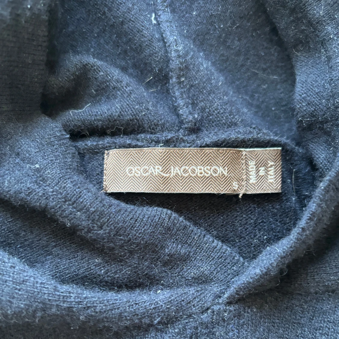 Navy hoodie från Oscar Jacobson - 1