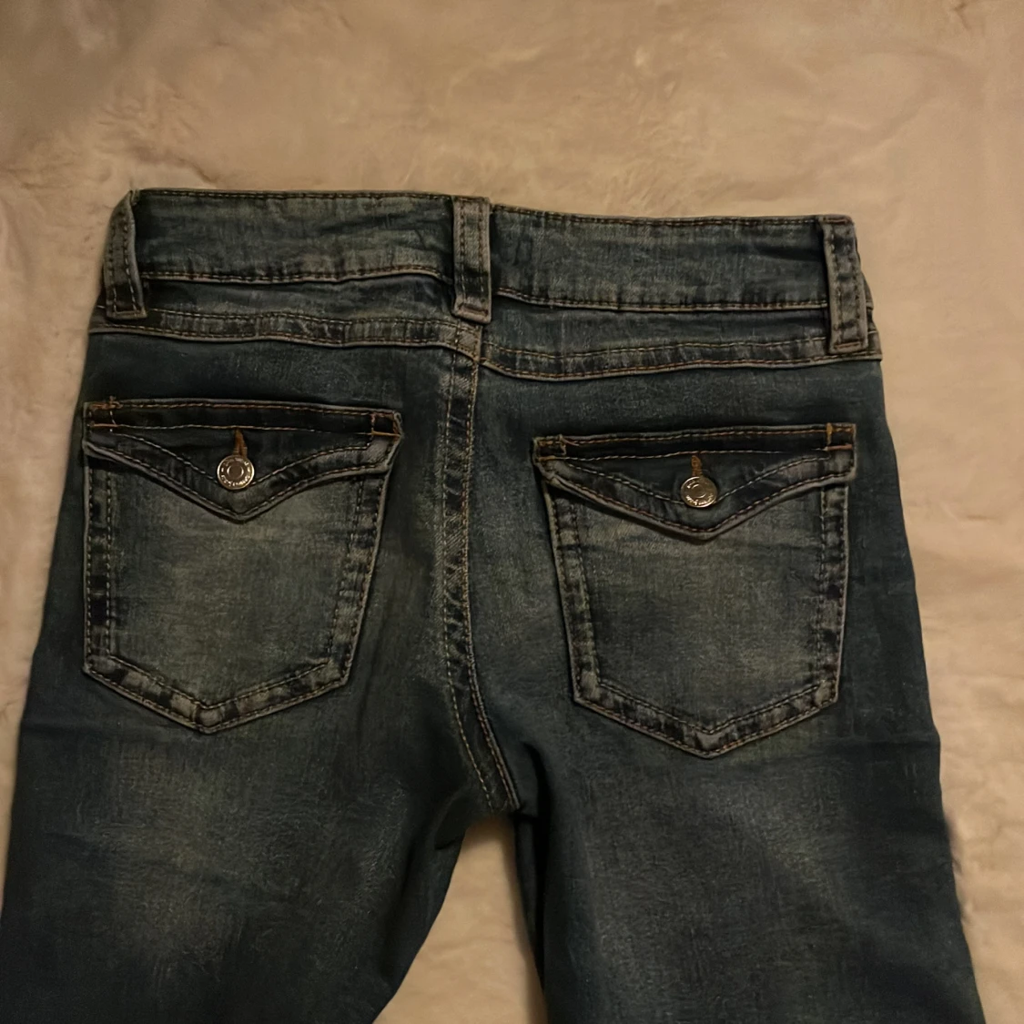 Blå jeans från Gina Tricot - 4