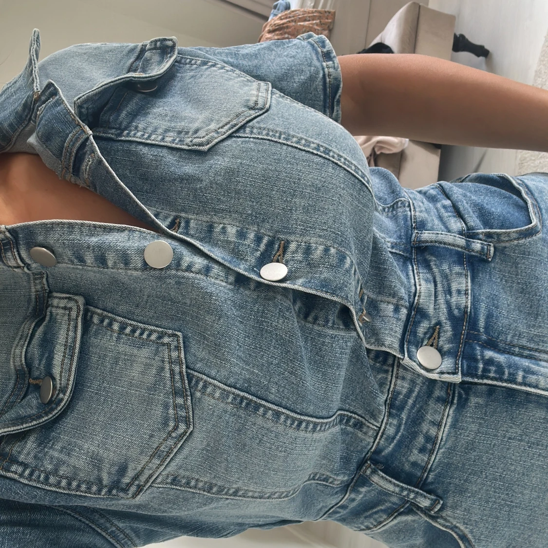 Lång jeansklänning med slits