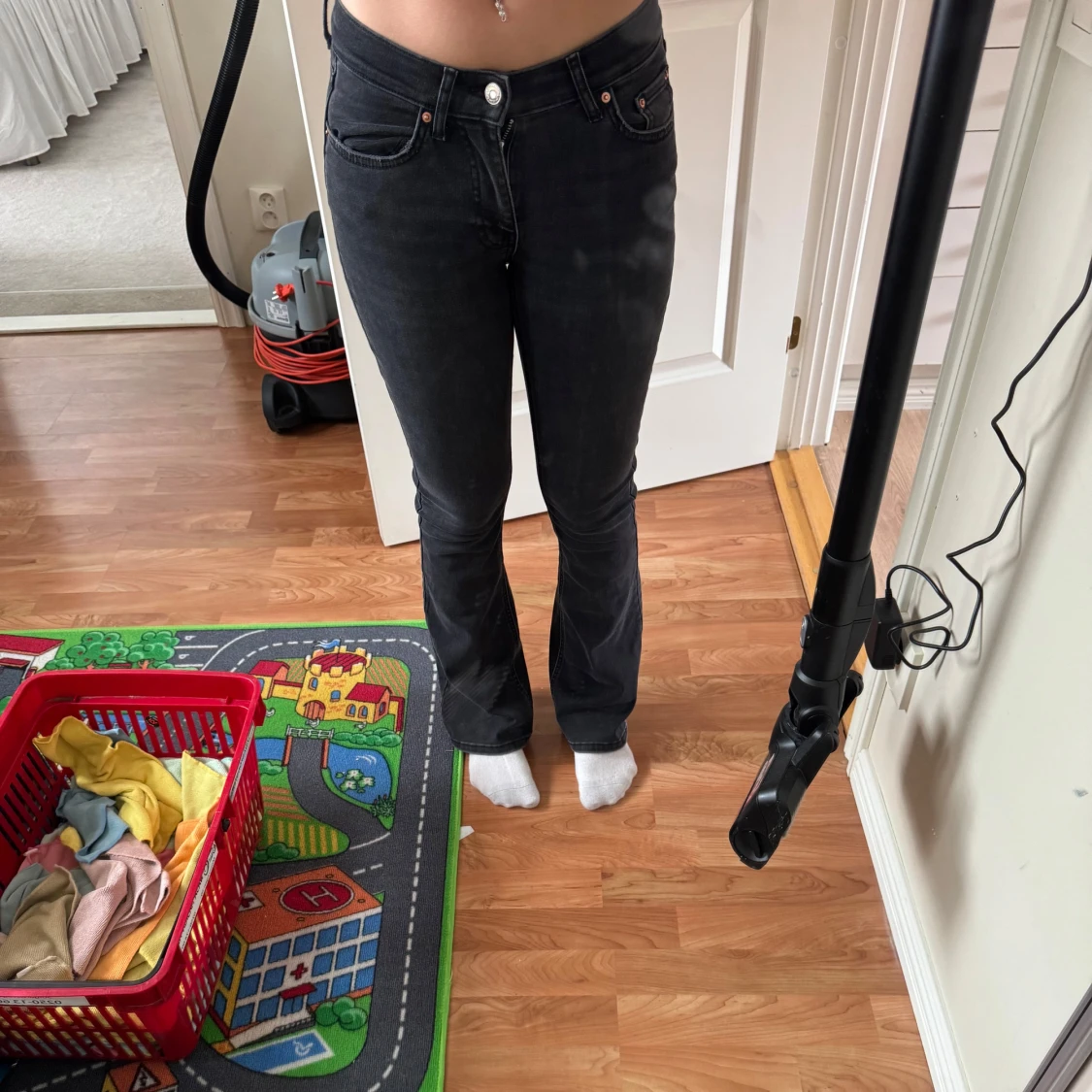 Svarta bootcut jeans 