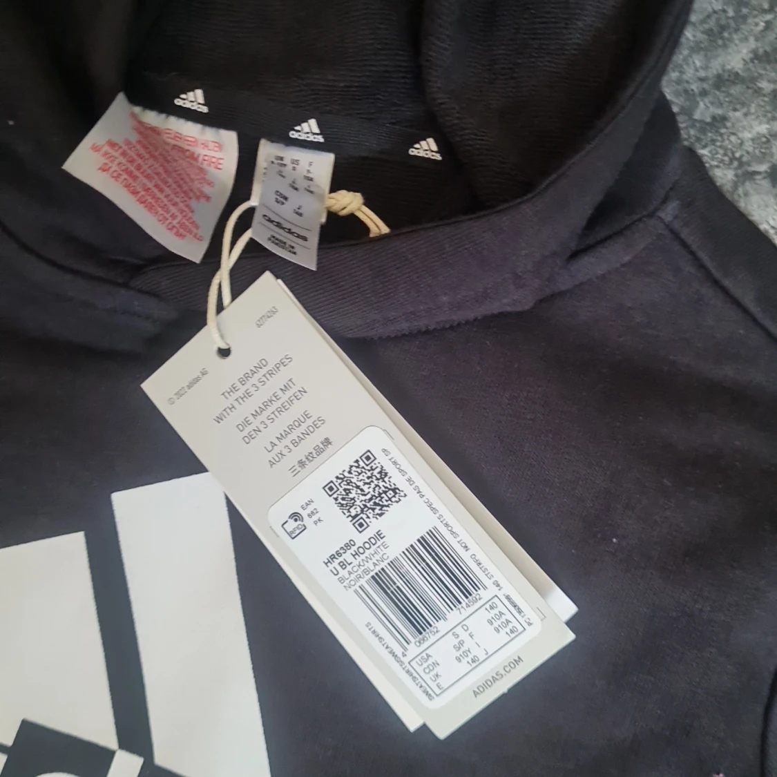 Svart Adidas hoodie med logga - 1