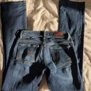 Blå bootcut jeans från LTB  - Jätte fina jeans, hade inte sålt de men de passar tyvärr inte mig längre. Storlek W24 och L34.