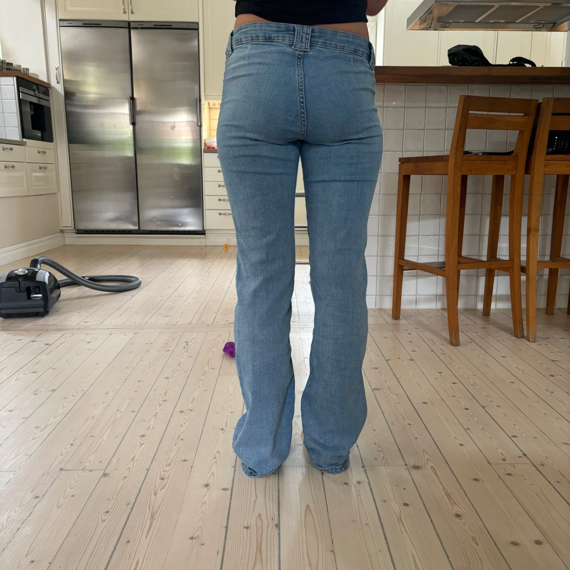 Ljusblå bootcut jeans med fickor - 1