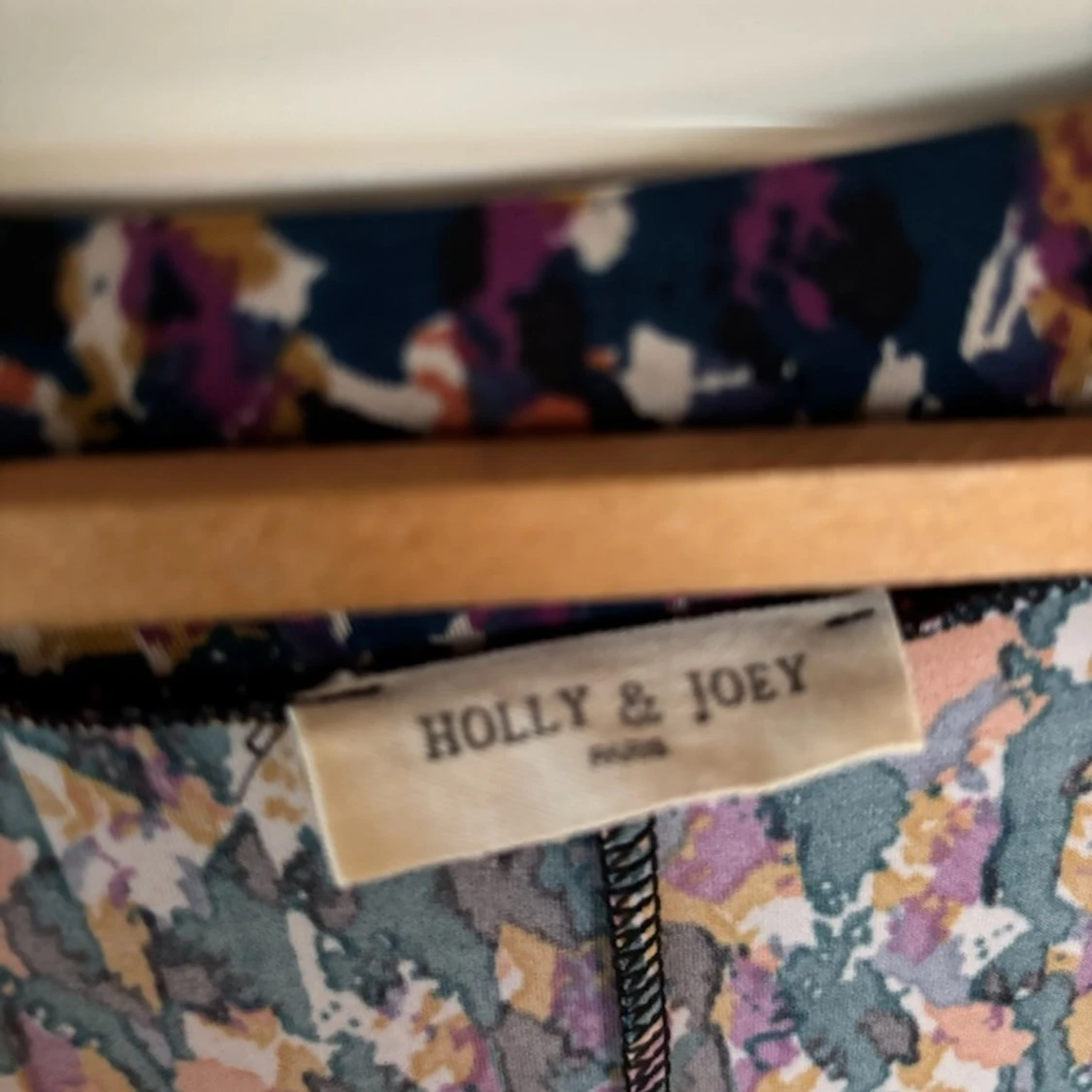 Mönstrad omlottklänning Holly & Joey - 1