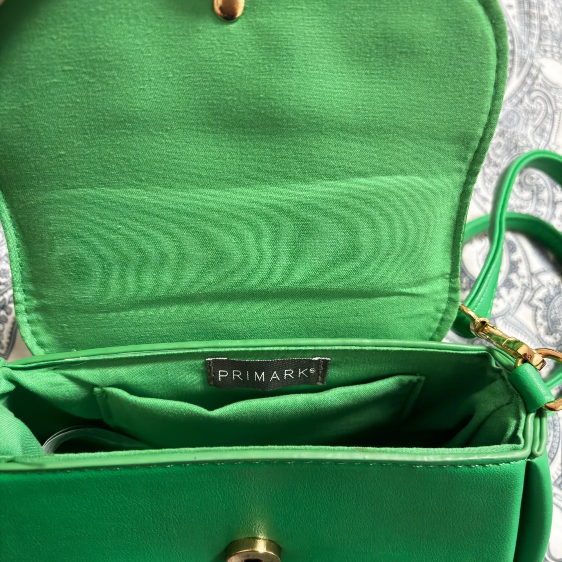 Grön handväska från Primark - 2