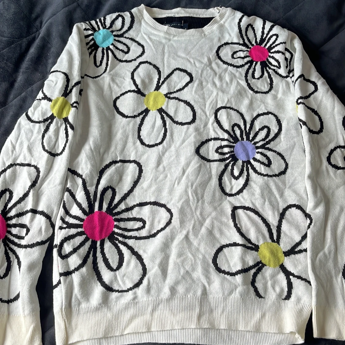 Vit blommig tröja från ASOS DESIGN