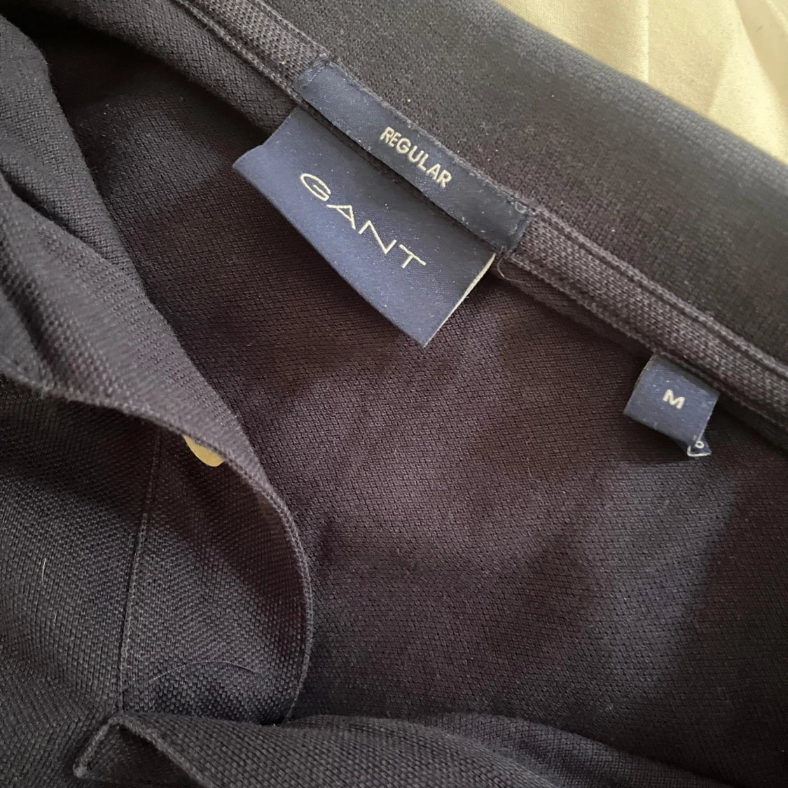 Mörkblå pikétröja från GANT - 2