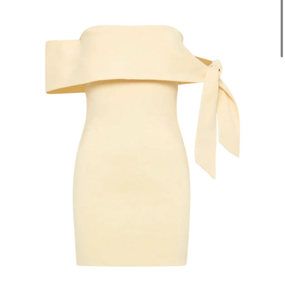 Ljusgul klänning  - 2