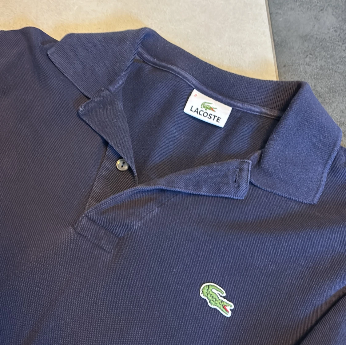 Marinblå pikétröja från Lacoste - 4