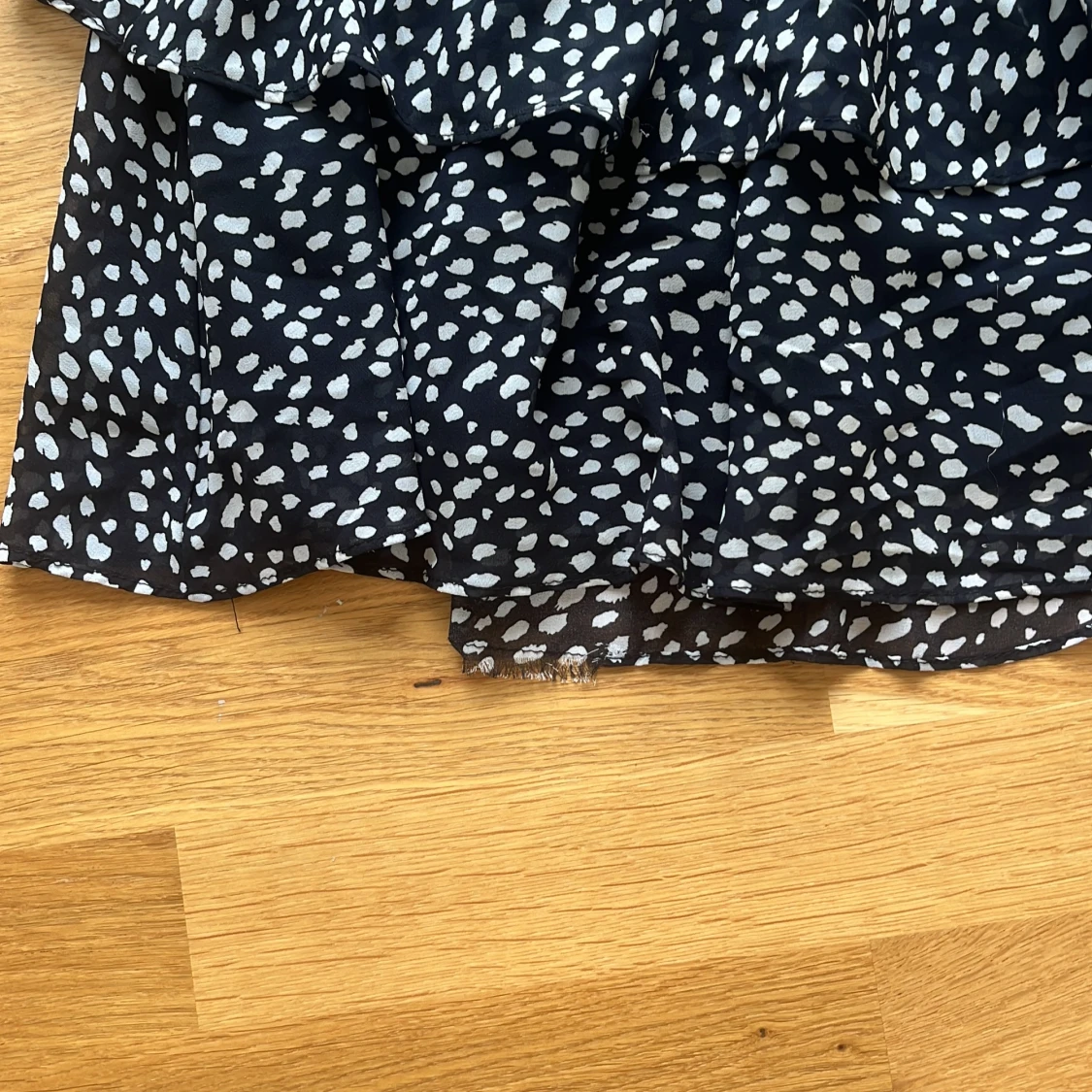 Svartvit volangkjol från Chelsea - 1