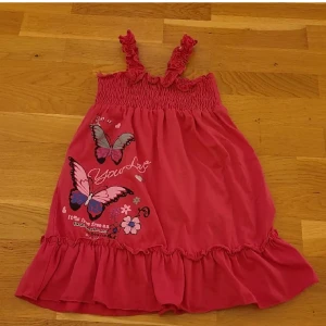 Klänning - Supersöt vintage klänning från Zhong Fu, i jättebra skick! 