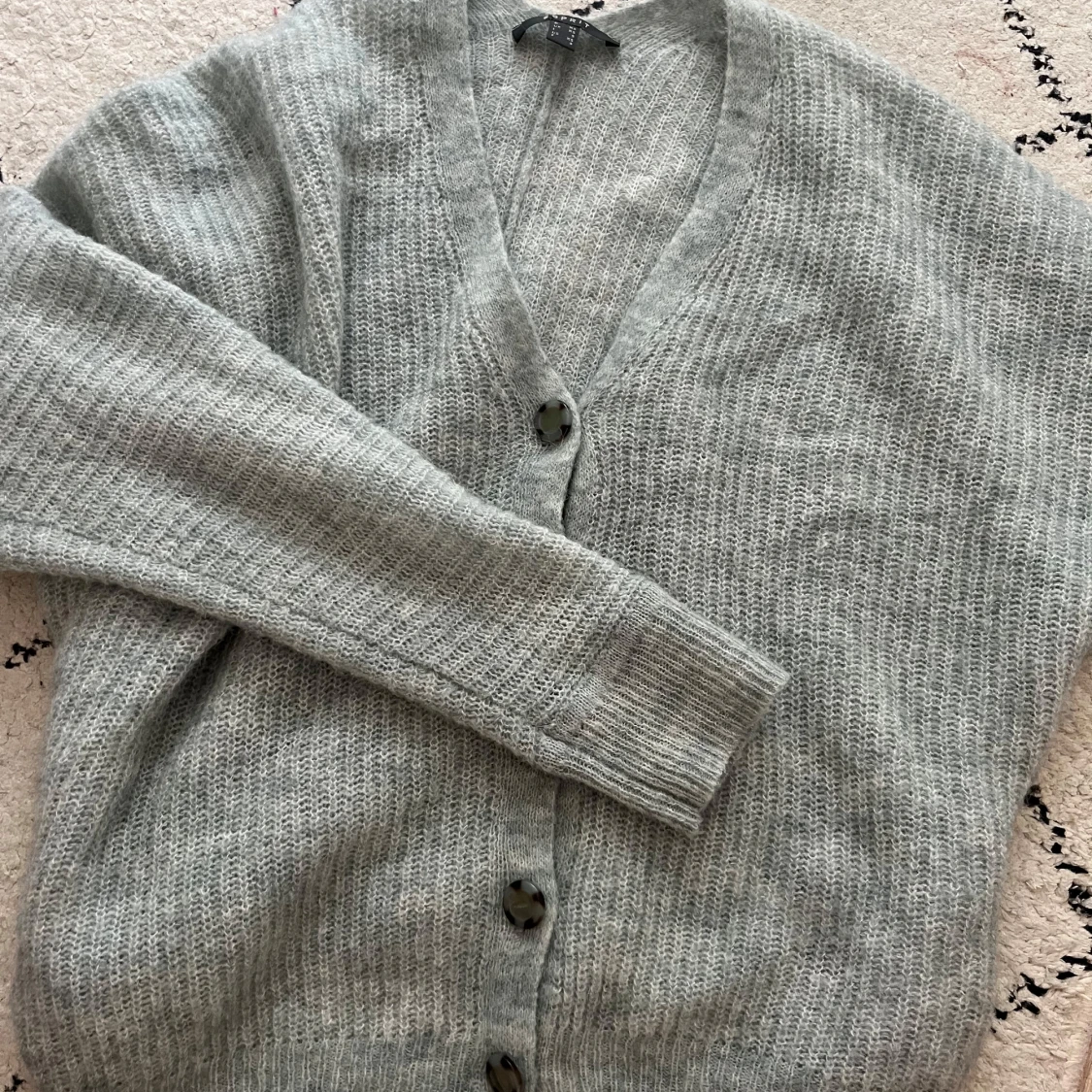 Ljusgrå stickad kofta från Esprit - 1