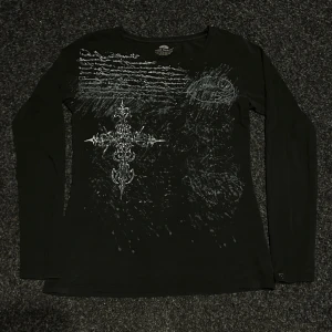 Custommade Cybersigilism Longsleeve - Handmålad med textilfärg på en storlek ”38” långärmad (SMALL) 