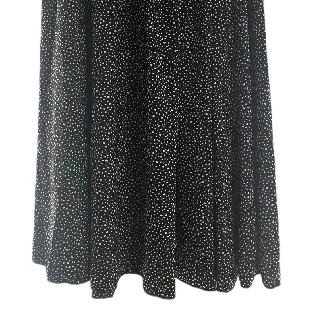 Svart långkjol med vita prickar - 1