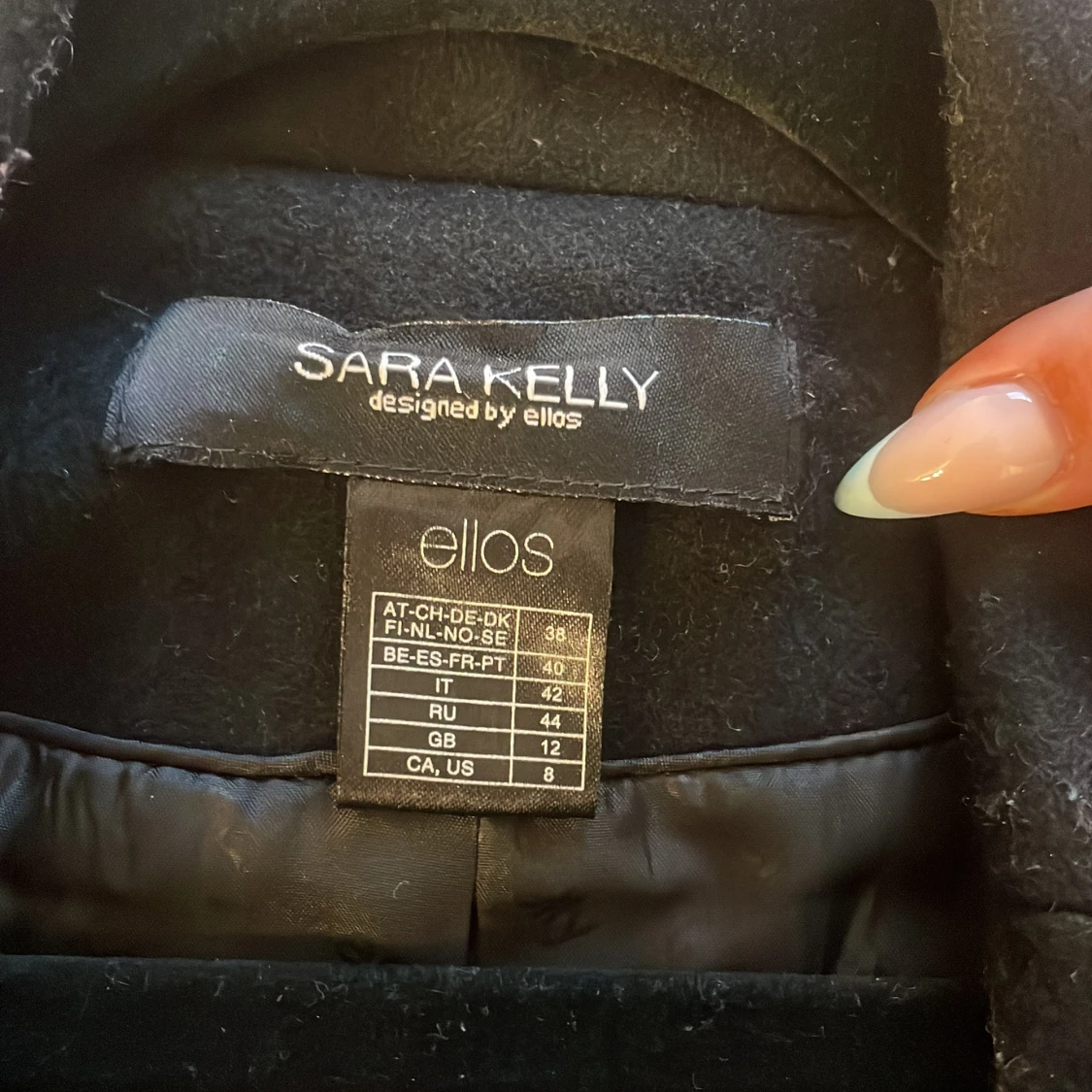 Svart kappa från Sara Kelly Ellos - 3