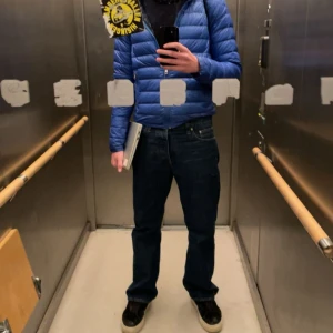 Hope rush mörkblå jeans straight fit - Hope rush jeans i mörklblå storlek 32 