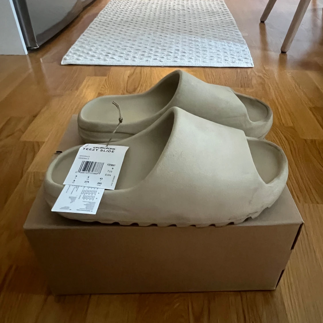 Yeezy slide ”Bone” strl 43 - 1