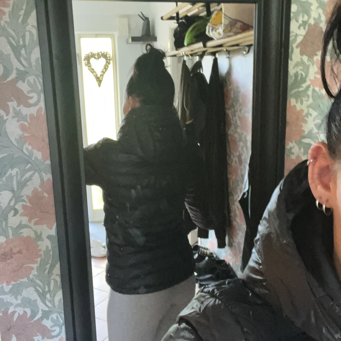 Svart pufferjacka från Everest, strl 38 - 1