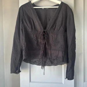 Tröja från Zara - Jättefint skick, använd 2 gånger 