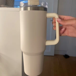 Stanley dupe vattenflaska - Säljer denna då den inte kommer till användning!