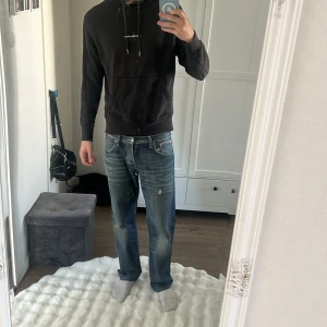 CKJ Hoodie - Unik hoodie från Calvin Klein Jeans. 
