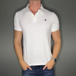 Morris piké - Hej säljer nu min fina Morris pike i storlek M. Den är i nyskick och kommer vara otroligt snygg nu i höst. Nypris cirka 1300kr! Vi kommer att sälja liknande produkter så glöm inte följa profilen!🌊🍾