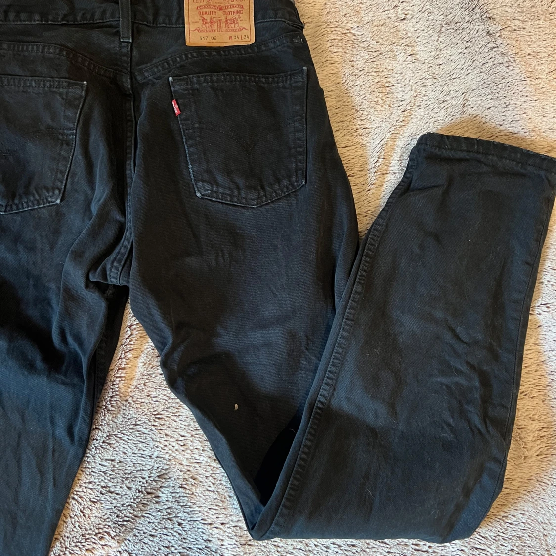 Svarta Levi's jeans - 1