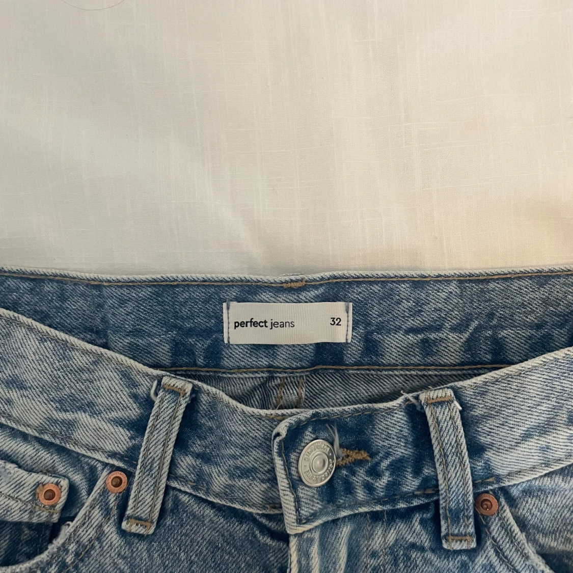 Blå jeansshorts från Gina Tricot - 1